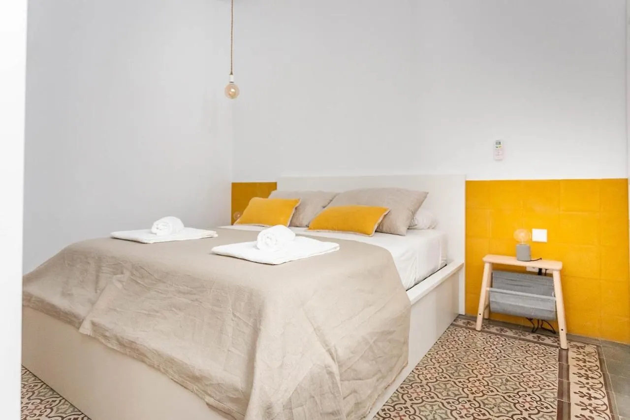 Pop Art , Sunny Apartment Near Santa Cruz Seville Spain