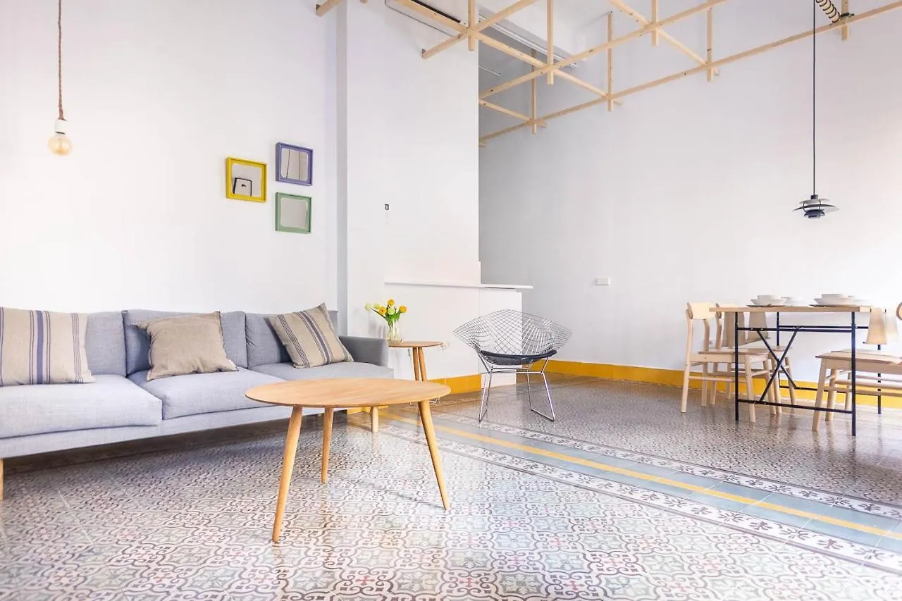 Pop Art , Sunny Apartment Near Santa Cruz Seville