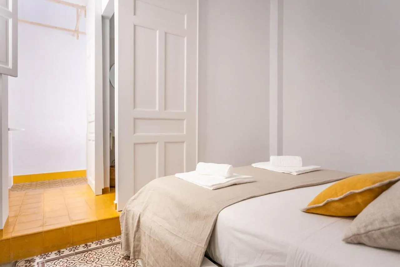 Pop Art , Sunny Apartment Near Santa Cruz Seville Spain