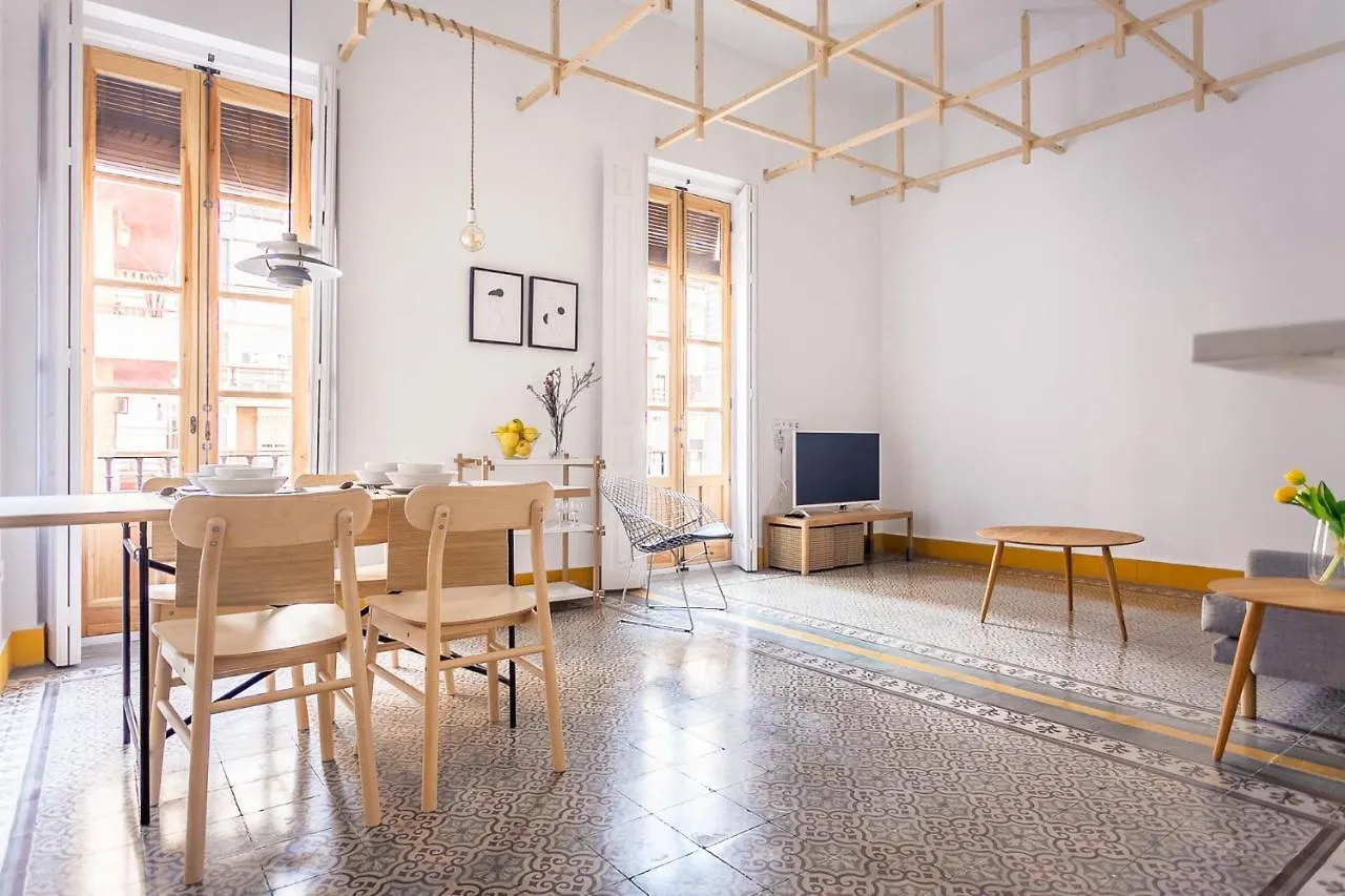 Pop Art , Sunny Apartment Near Santa Cruz Seville