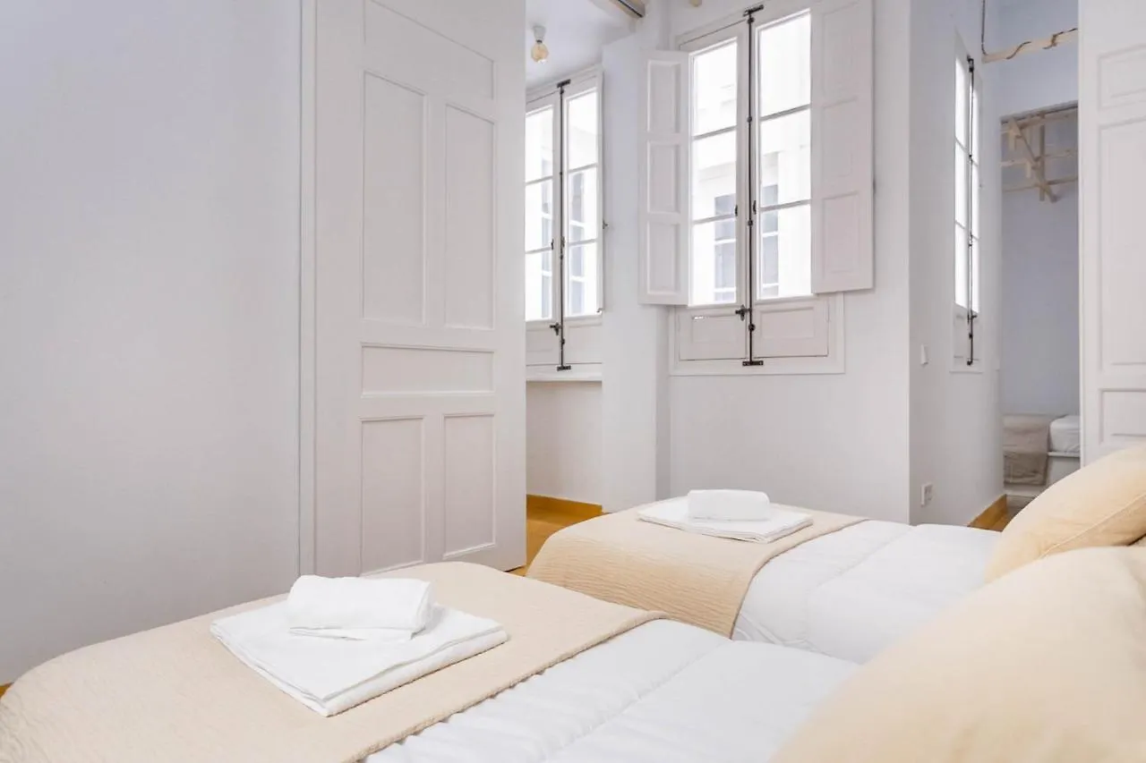 Pop Art , Sunny Apartment Near Santa Cruz Seville