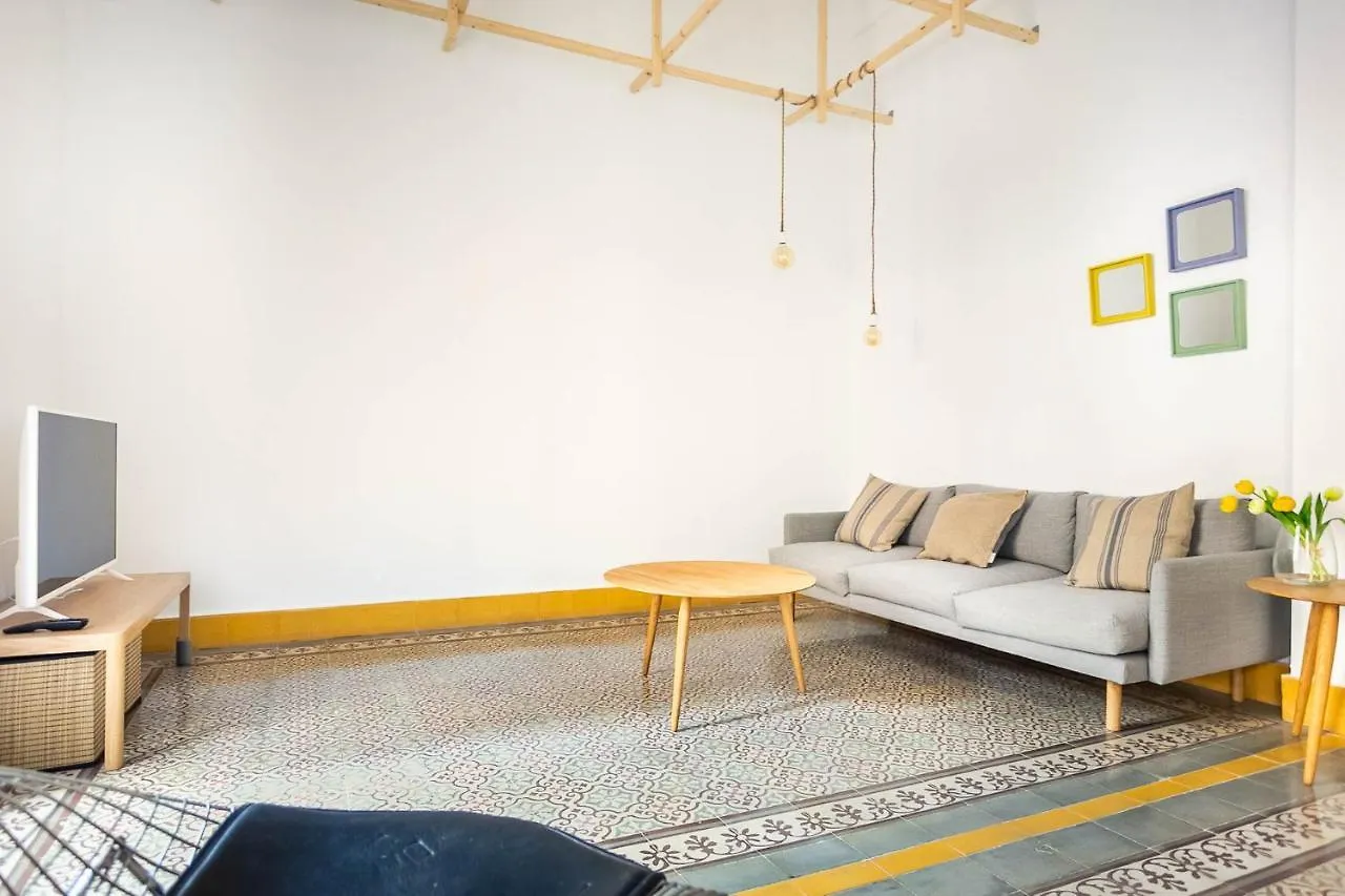 Pop Art , Sunny Apartment Near Santa Cruz Seville